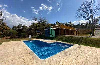 Sítio em condomínio fechado com piscina e lagoa em mateus leme – mg
