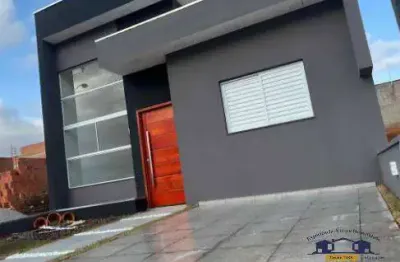 Casa em condomínio c/ 98 m² / 03 quartos sendo 01 suíte / 02 vagas