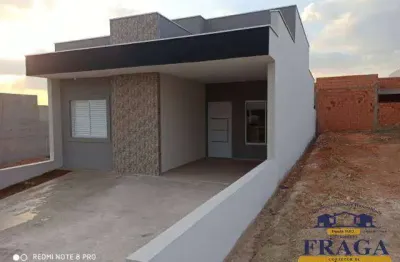 Casa em condomínio c/ 104 m² / 03 quartos sendo 01 suíte / 03 vagas