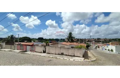 Oportunidade casa com 2/4 no pajuçara 80m2 área util e 286m² área total