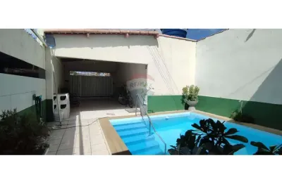 Excelente oportunidade na av. maranguape casa  191m² de área util  -com piscina!