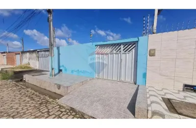 Casa localizada no centro de são gonçalo do amarante com 2 quartos por r$ 130.000,00 aceita financiamento!