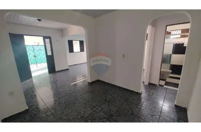 Casa no potengi - conj. santarém - 2 qtos, 240m², aceita financiamento!
