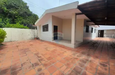 Vendo casa de 266,34 m² com 5/4 e edícula em ponta negra (oportunidade)
