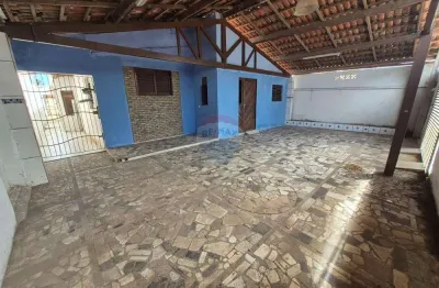 Casa a venda - com 10 cômodos sendo 03 quartos 01 suíte - bairro pajuçara - conj. parque das dunas