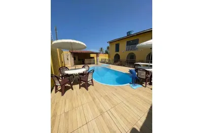 Vende-se casa duplex com cinco suítes a beira-mar em genipabu