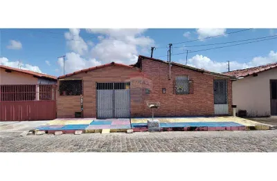 Casa com 3 dormitórios à venda, (BAIXOU) terreno 220m²  por R$ 210mil - Conj. Habitacional Santa Catarina - Naatal/RN