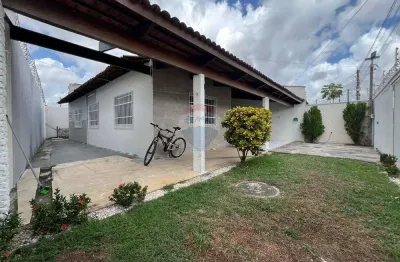 Descubra o Conforto, Casa Com 3 Quartos sendo 2 suítes,  espaçosa, Moderna e em Localização excelente. ACEITA FINANCIAMENTO!