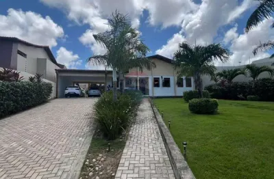 Luxo em Candelária: Casa Espaçosa com Piscina - 417m² em um terreno de 1.000m² - Financia