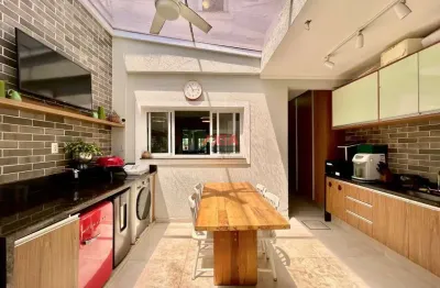 Excelente Sobrado de 4 Quartos | Vila Gea - 2 Suítes -  4 Vagas - 200m² | Próx ao Shopping SP Market.