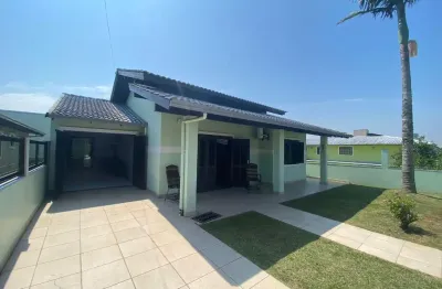 Linda residência localizada no balneário areias brancas em arroio do sal-rs, com 140m² de área.