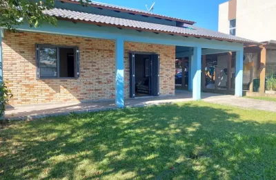 Casa à venda no balneário bom jesus em arroio do sal. excelente casa com 3 dormitórios, 2banheiros sociais.