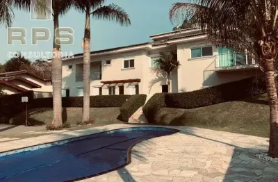 Casa espetacular no condominio flamboyant, dentro de atibaia, excelente padrão de acabamento. condominio conta com excelente área verde e de lazer!