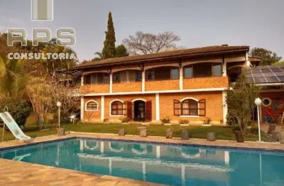 Chácara à venda no jardim estância brasil em atibaia  ,03 quartos , 02 salas, lareira, 06 banheiros, 10 vagas de garagem, piscina e churrasqueira