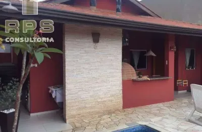 Casa a venda no jardim maristela, com 3 suítes, piscina infantil, churrasqueira, isolada, cozinha ampla com armários planejados!