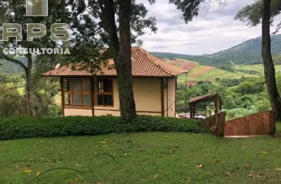 Belíssima casa em estilo rústico a venda no condomínio portal dos nobres em atibaia, porteira fechada! 3 quartos, 3 banheiros, churrasqueira!
