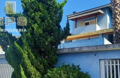 Casa à venda no jardim do lago, a preço de oportunidade! são 3 quartos, 3 banheiros, quintal, em rua tranquila e arborizada!