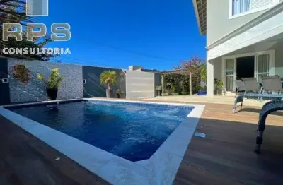 Casa à venda no condominio altos da floresta em atibaia, excelente localização, dentro da cidade, área verde e lazer, 3 quartos sendo 3 suítes, linda!