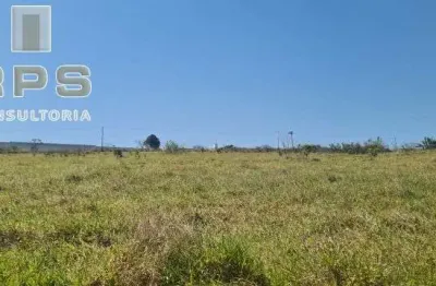 Área industrial de frente para a rodovia dom pedro i