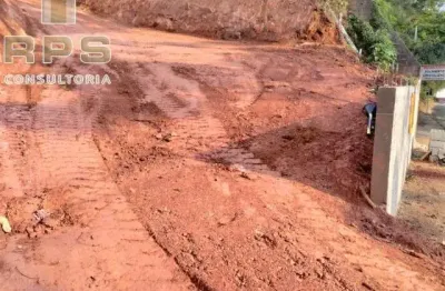 Terreno comercial em localização privilegiada, excelente topografia, 850m², com projeto aprovado de galpão!