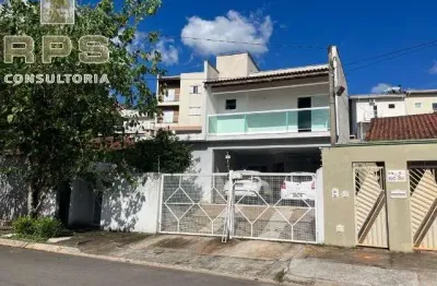 Imóvel com 03 dormitórios sendo 02 suites , sala de estar e sala de jantar , cozinha , lavanderia , 03 banheiros , quintal , garagem para 02 carros