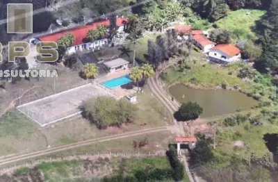 Sítio a venda em piracaia , 09 dormitórios , piscina , churrasqueira, vista maravilhosa , 500 m² de construção