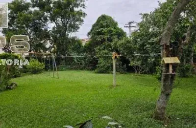 Lindo terreno com 400,83 m2 de área, localizado em um dos melhores bairros da cidade.