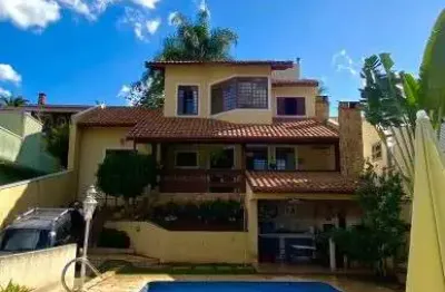 Casa a venda jardim paulista em atibaia, 04 quartos sendo 02 suítes, piscina, churrasqueira, 05 vagas de garagem, 375m ², próximo da alameda lucas!