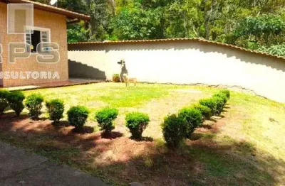 Casa térrea residencial itaguassú em atibaia, 2 minutos da alameda lucas, 3 quartos sendo 2 suítes, churrasqueira, vaga para vários carros,