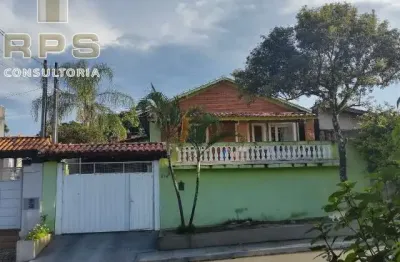 Casa no jardim dos pinheiros com quintal, edícula e área gourmet com churrasqueira