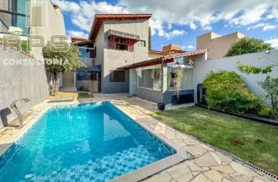 Casa à venda no jardim santa barbara em atibaia, 3 quartos sendo 1 suíte, edicula com 2 quartos e banheiro, piscina, área gourmet e área verde!