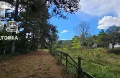 Excelente oportunidade , sítio a venda em atibaia , sede com 3 dormitórios 1 banheiro 02 casas de caseiro  muita área verde ,  curral
