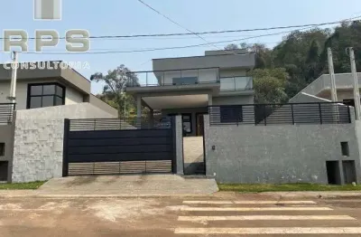 Imóvel novo com :  04 dormitórios sendo 04 suítes ( 01 com closet ) 05 banheiros cozinha integrada com espaço gourmet  sala com pé direito ,sacada
