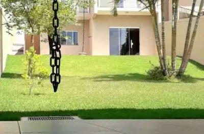 Casa à venda no jardim paulista em atibaia, 390m² de terreno, 3 quartos sendo 1 suíte, isolada, espaço gourmet, edícula e lindo quintal gramado!