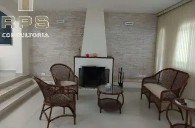 Locação de casa na vila santista , imóvel com  04 dormitórios sendo 02 suítes 03 salas 05 banheiros 02 vagas de garagem