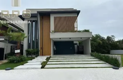Casa alto padrão com 6 suítes, sauna, piscina aquecida com cascata, spa para 8 lugares ,praça de fogo na riviera golf club módulo 11