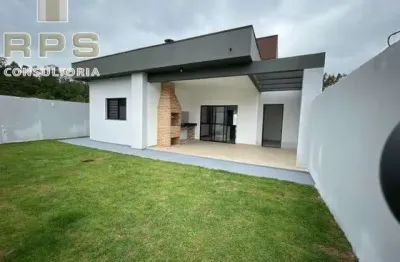Casa térrea no loteamento horto dos ipês no centro de jarinu com 03 suítes, conceito aberto, área gourmet, lavanderia, planejados, quintal gramado