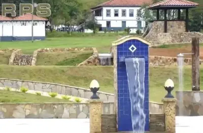 Maravilhosa fazenda histórica fundada em 1832 a venda em piquete sp , área total de 55 alqueires, casarão de sede histórica com capela.