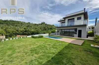 Casa pronta para morar no condomínio quintas da boa vista em atibaia, 3 suítes com closet e linda vista, áreas integradas à piscina e quintal gramado!