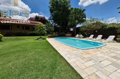 Casa totalmente térrea no jardim paulista em atibaia, 4 suítes, área de lazer, pomar, 1370m2 de terreno, na região da alameda lucas