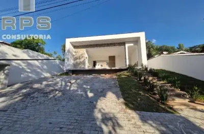 Casa terrea com 3 suítes e escritório no palavra da vida, com piscina e fire place..