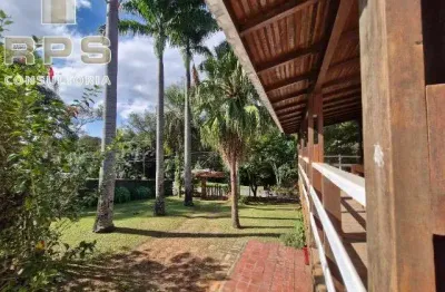 Casa pré fabricada no Palavra da Vida com terreno total de 1204m2, espaço gourmet e piscina