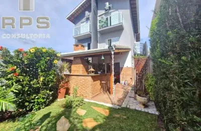 Casa a venda no jardim jaraguá em atibaia, 3 suítes, repleta de armários planejados, área verde integrada com espaço gourmet, muito aconchegante!