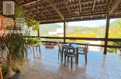 Casa à venda no recreio maristela, 3 dormitórios com 1 suite, quintal, edícula completa, porteira fechada, ampla varanda com vista para pedra grande.