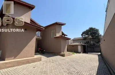 Residencial morumbi 550 é um condomínio de 5 casas de 2 a 3 dormitórios, com suítes, closet, varanda, espaço de grama, rua tranquila