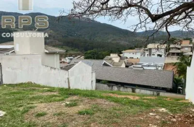 Terreno com projeto da casa aprovado no condomínio água verde em atibaia, localização privilegiada, vista deslumbrante para a pedra grande!