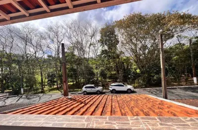 Sobrado 3 dormitórios com 1 suíte. condomínio residencial rubi