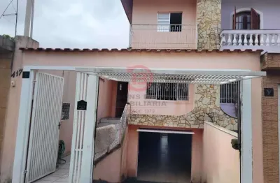 Sobrado frontal com 3 quartos, 5 vagas de garagem subterranea