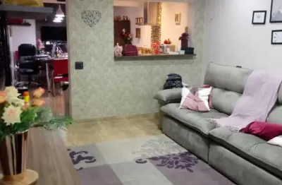 Sobrado espacoso com 2 quartos ( 1 suite ) e 2 vagas garagem cobertas - vila re