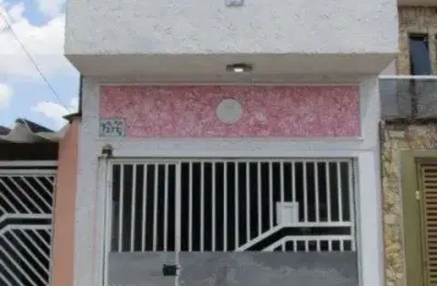 Sobrado na vila sao francisco  vende-se ou permuta por casa ou apartamento na praia grande.